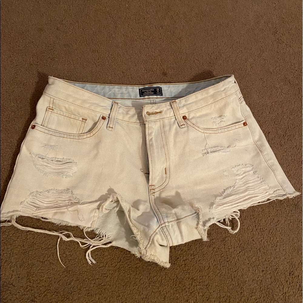 Size 28 (6) Off-White Abercrombie & Fitch Low Rise Jean Short